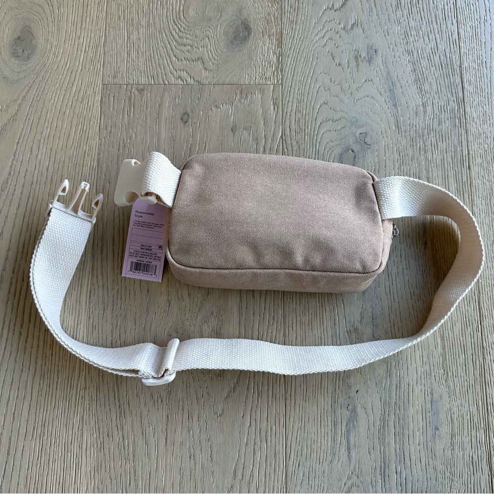 🆕 Nude Tan Fanny Pack, Bum Bag, Crossbody with Cream Strap - Picture 2 of 11